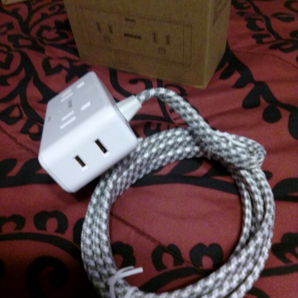 Power strip extension cord with USB port/ 10 ft ( 3 )iPad- airpod chargers - Picture 8 of 8